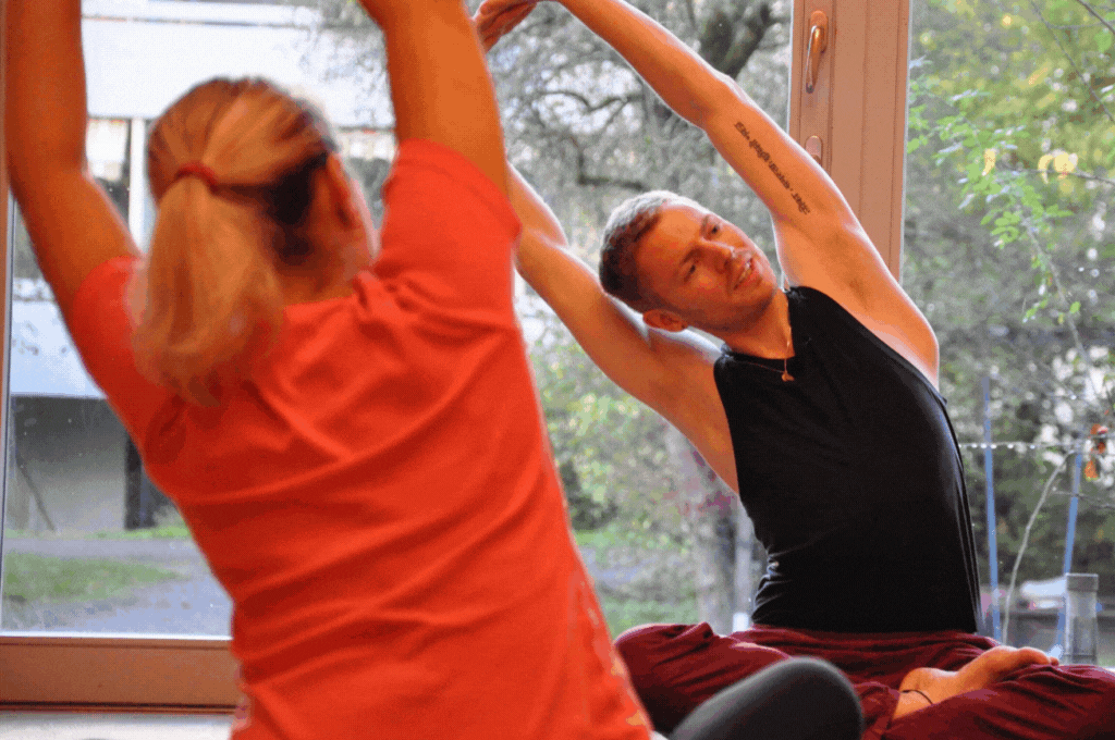 Yoga im Hegnerhof Kloten mit Pascal